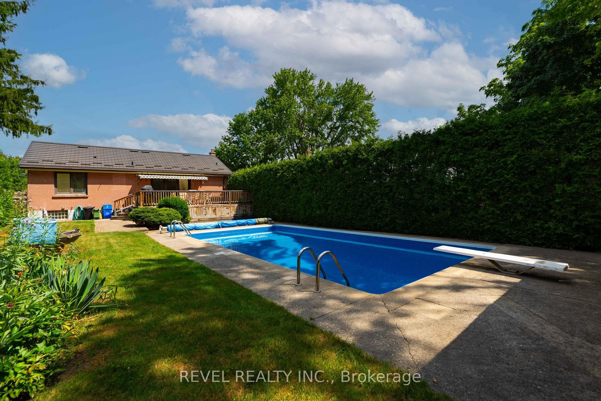 1627 Mardell Street photo 15
