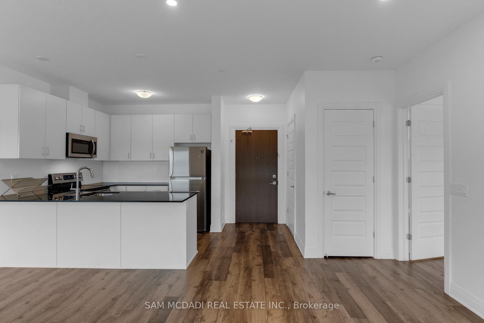 102 Grovewood Common Unit 529 photo 5