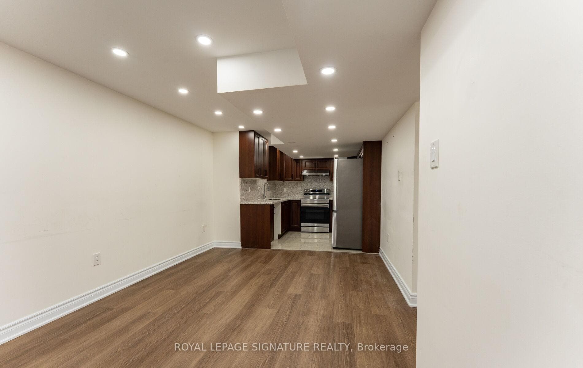 87 Stockell Crescent Unit Lower photo 16