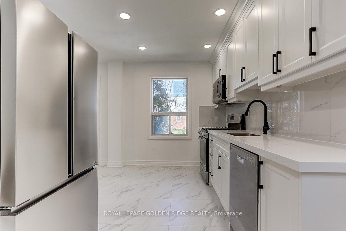 21 Lyndale Drive photo 17
