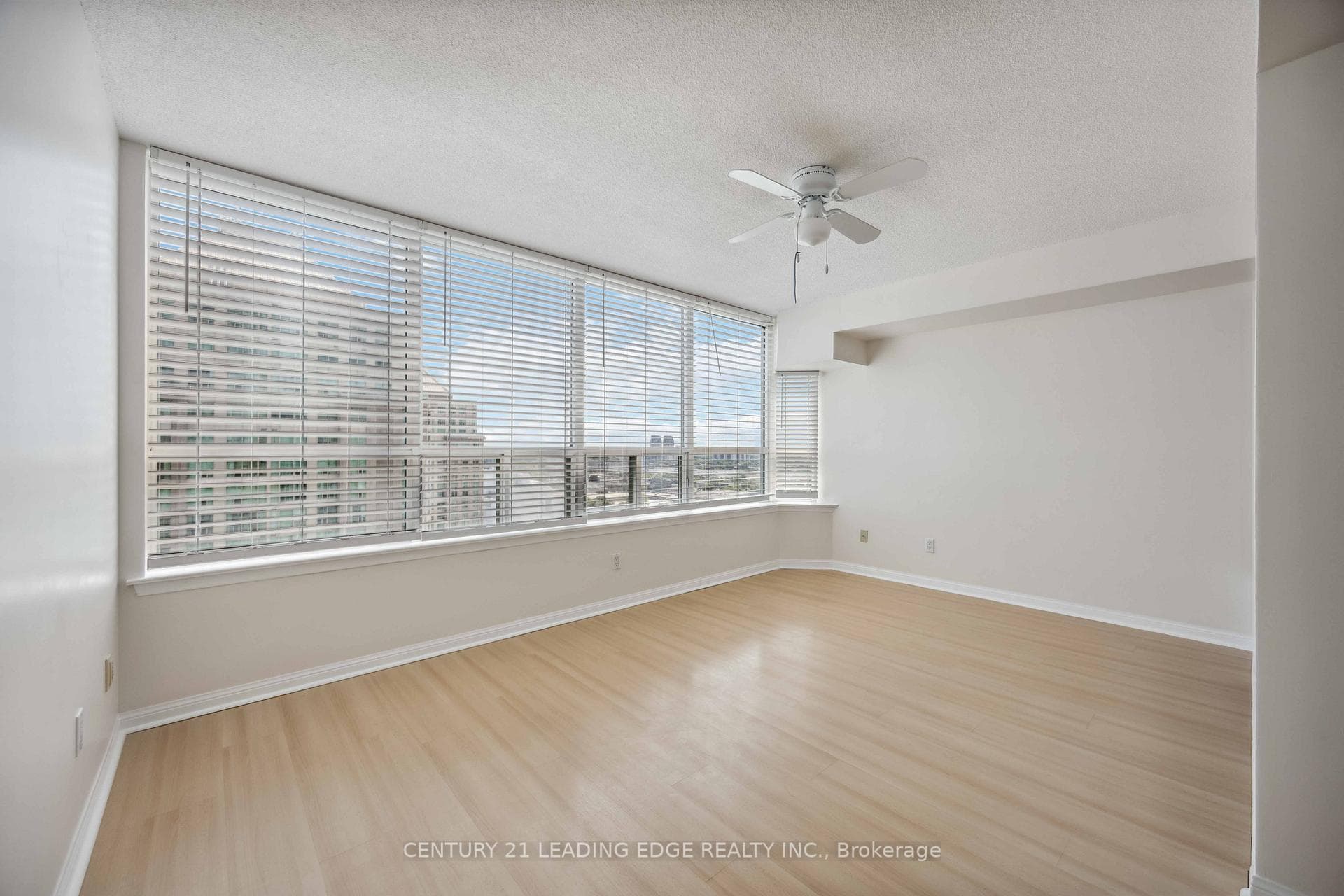 88 Corporate Drive Unit 1903 photo 9