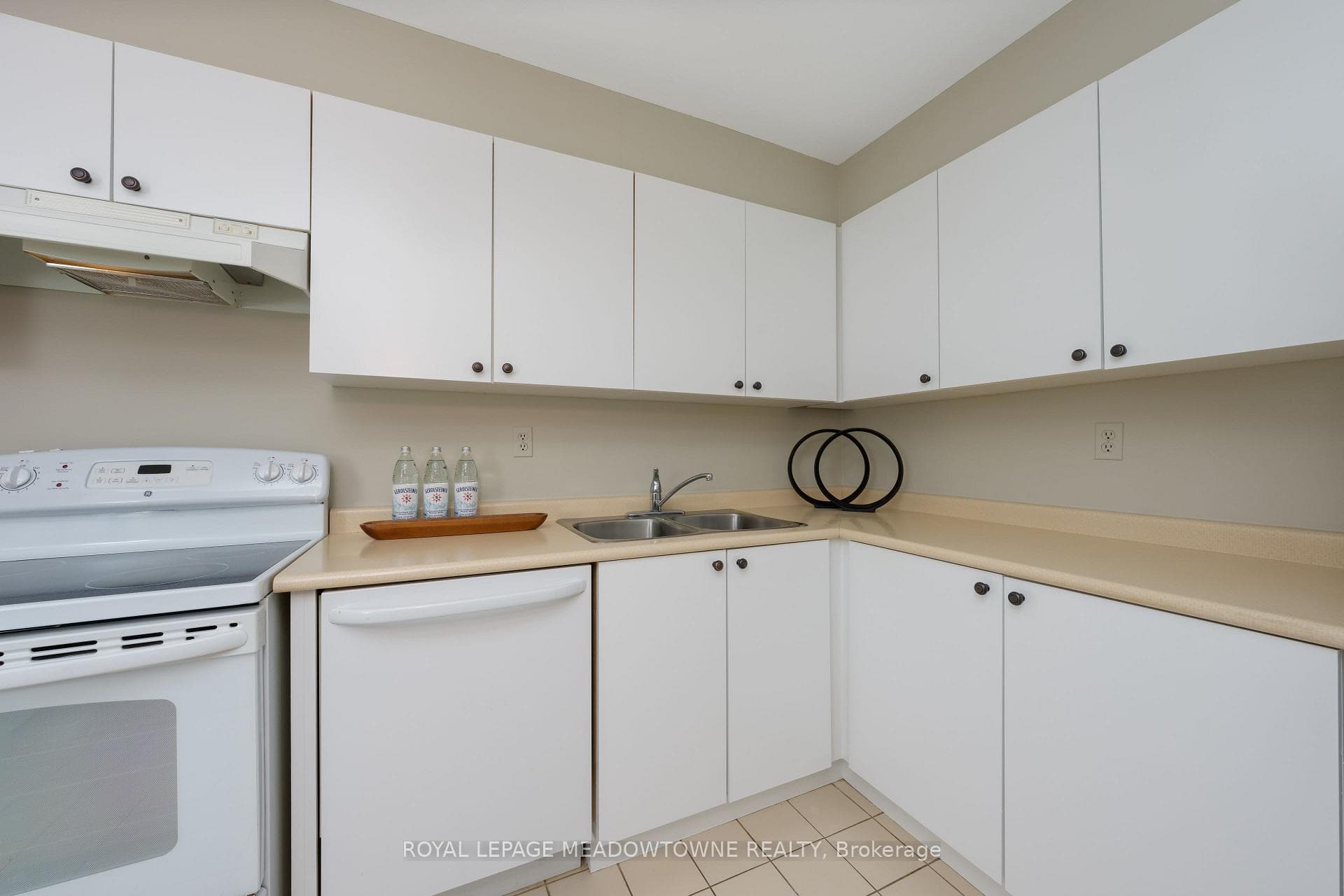 26 Hall Road Unit 302 photo 17