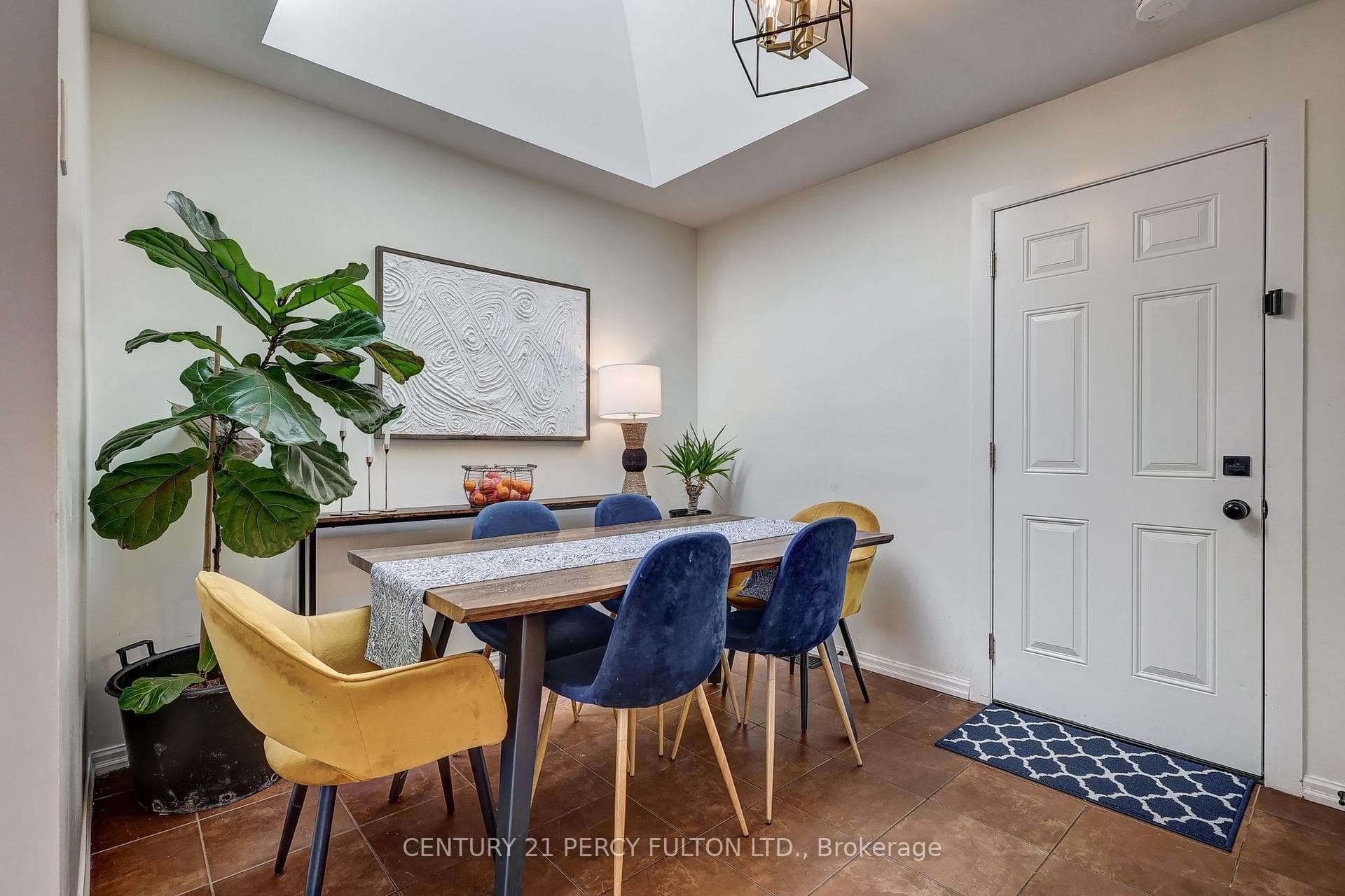 132 Sundridge Crescent photo 12