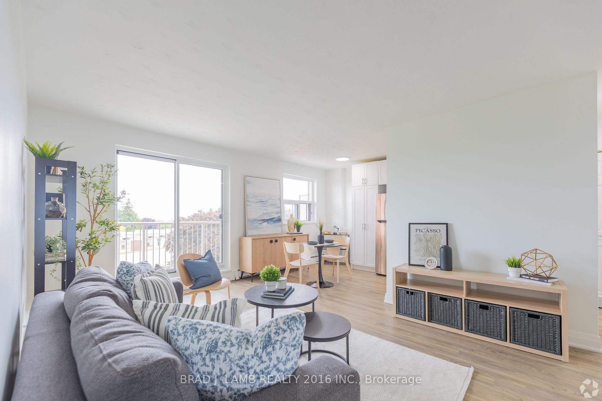 718 LAWRENCE Road Unit 304 photo 1