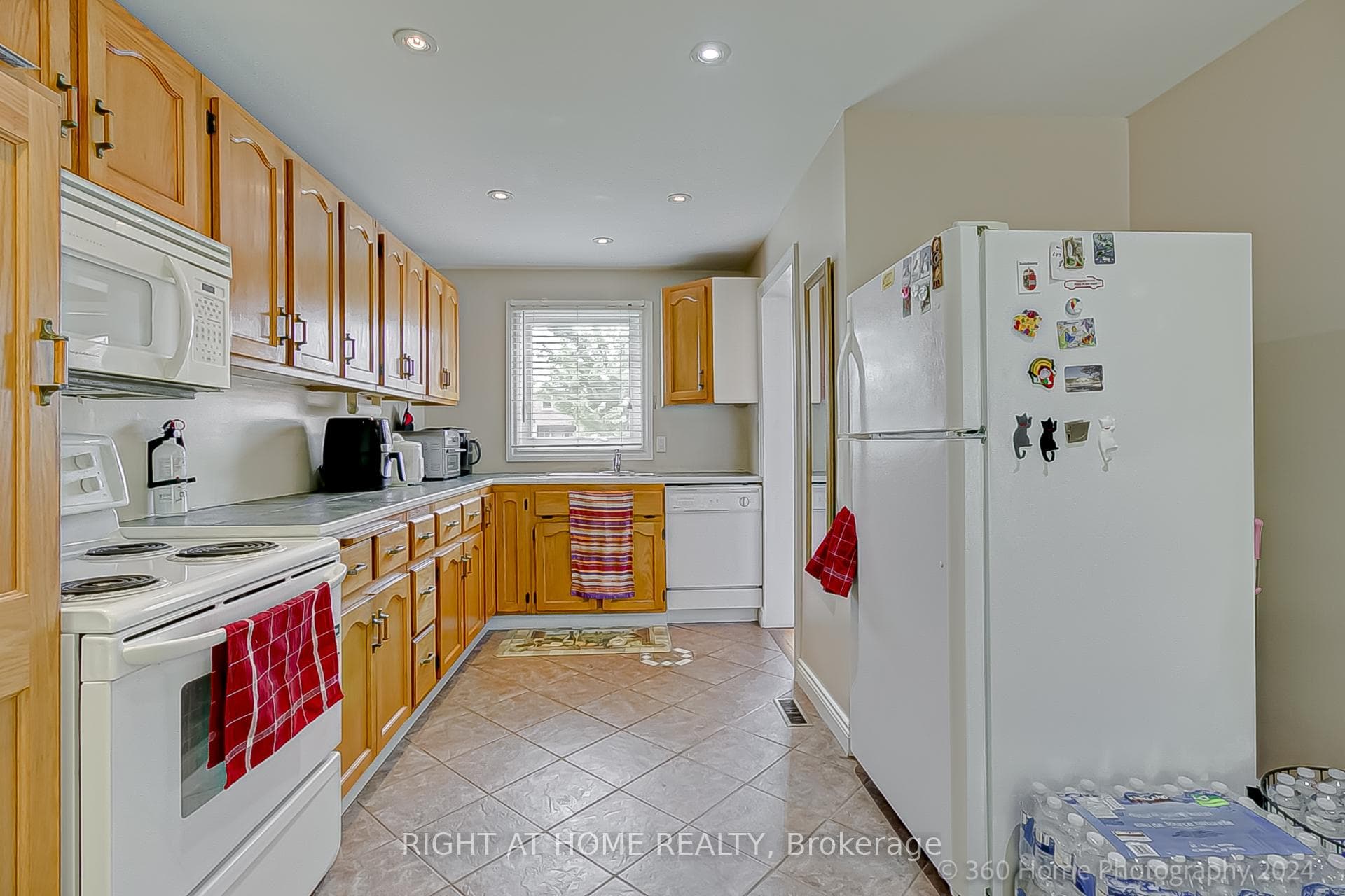 685 Foxwood Trail photo 10