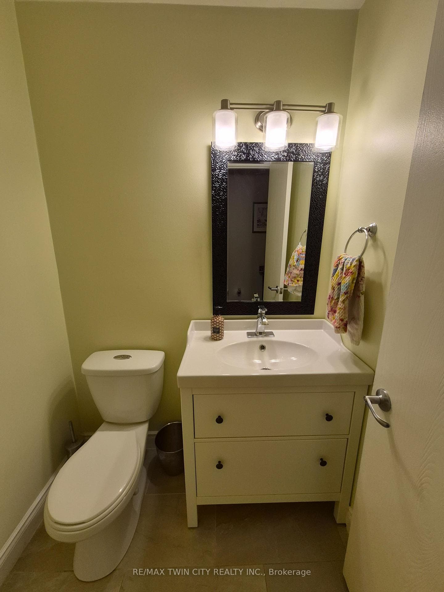 2 pc powder room on main floor