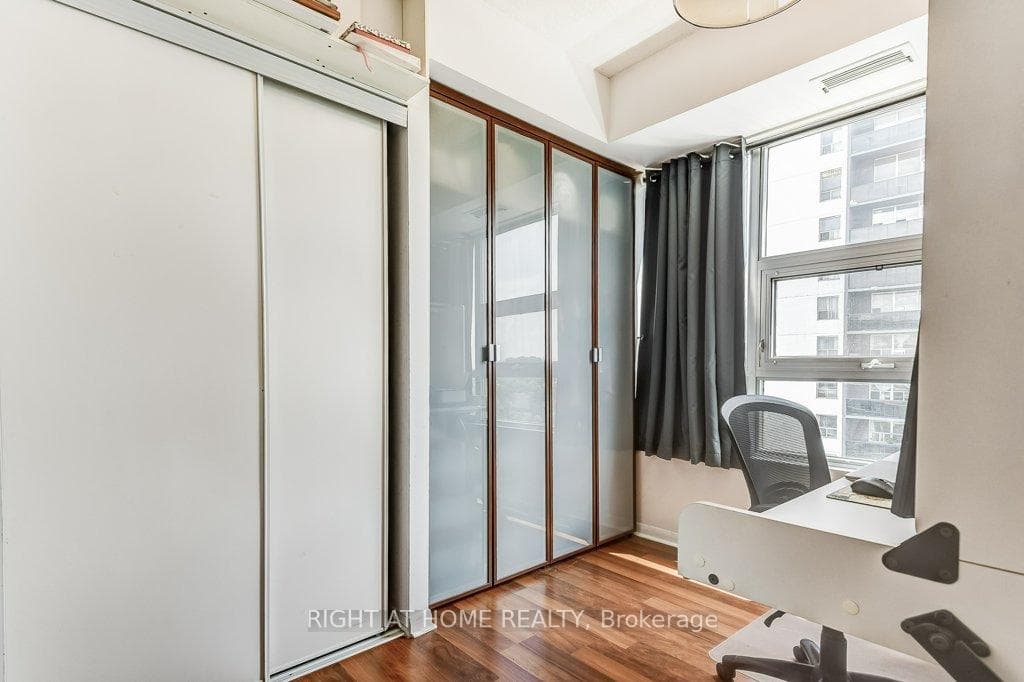 2464 Weston Road Unit 910 photo 16