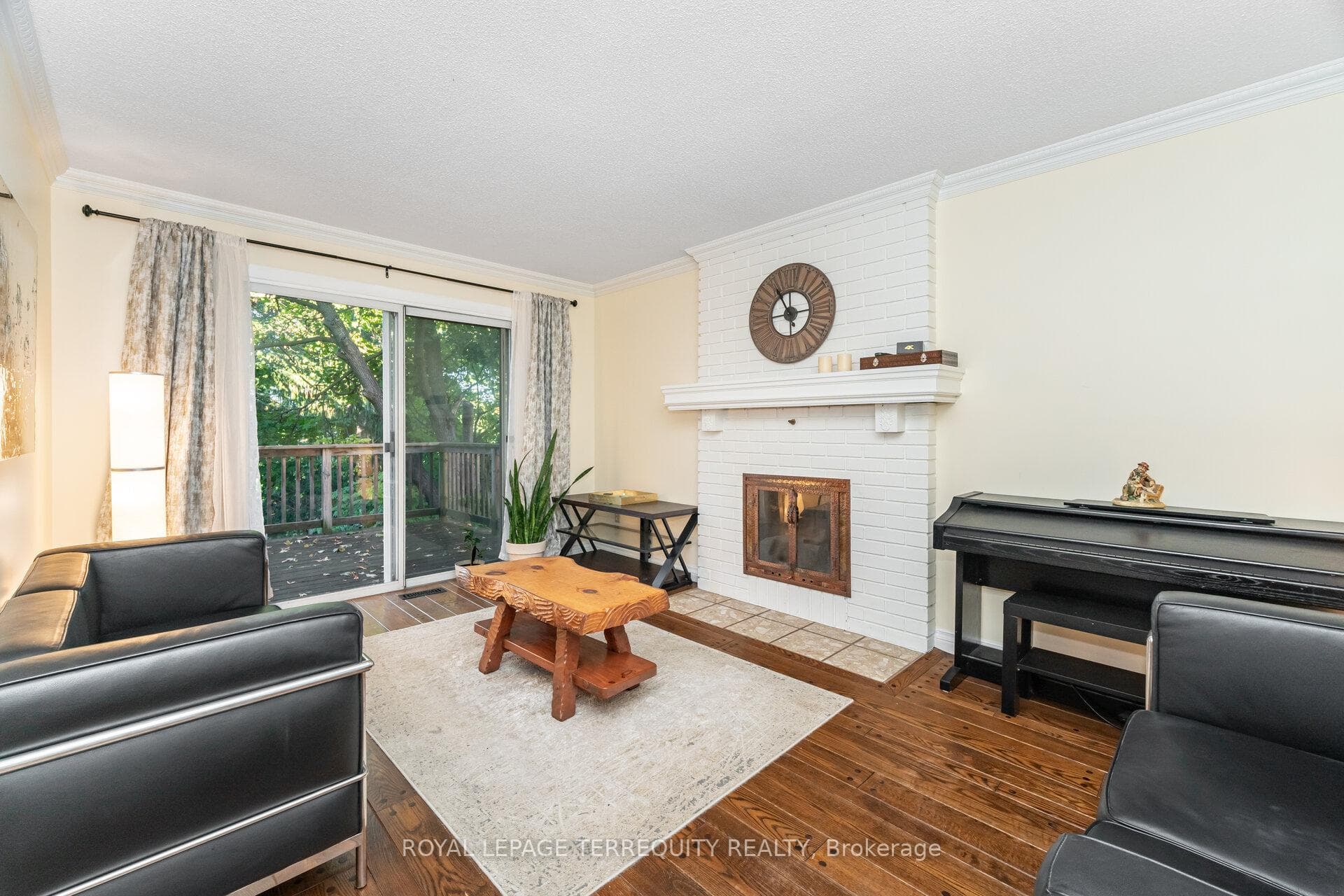 4085 Wheelwright Crescent photo 15