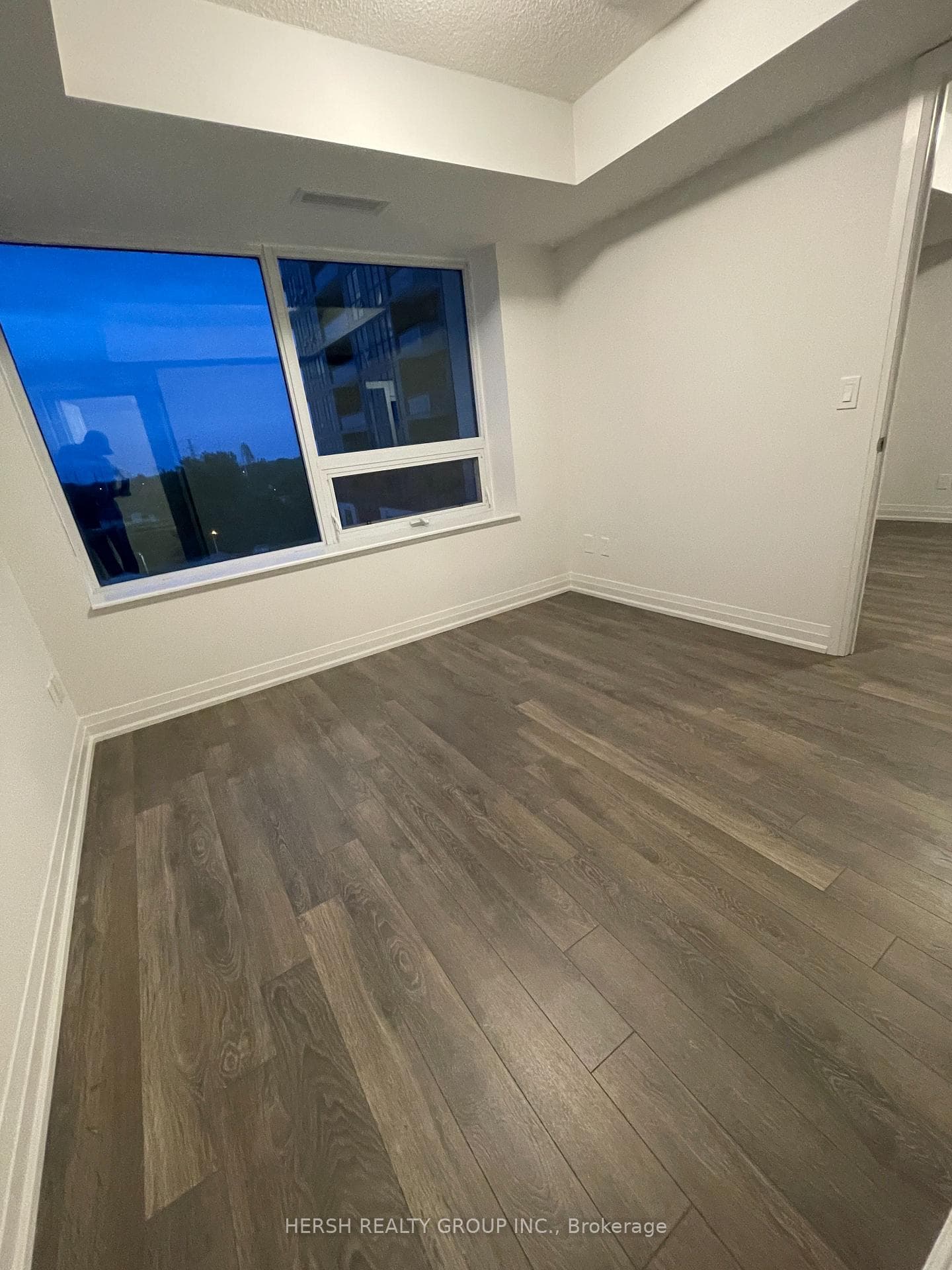20 Meadowglen Place Unit 522 photo 13