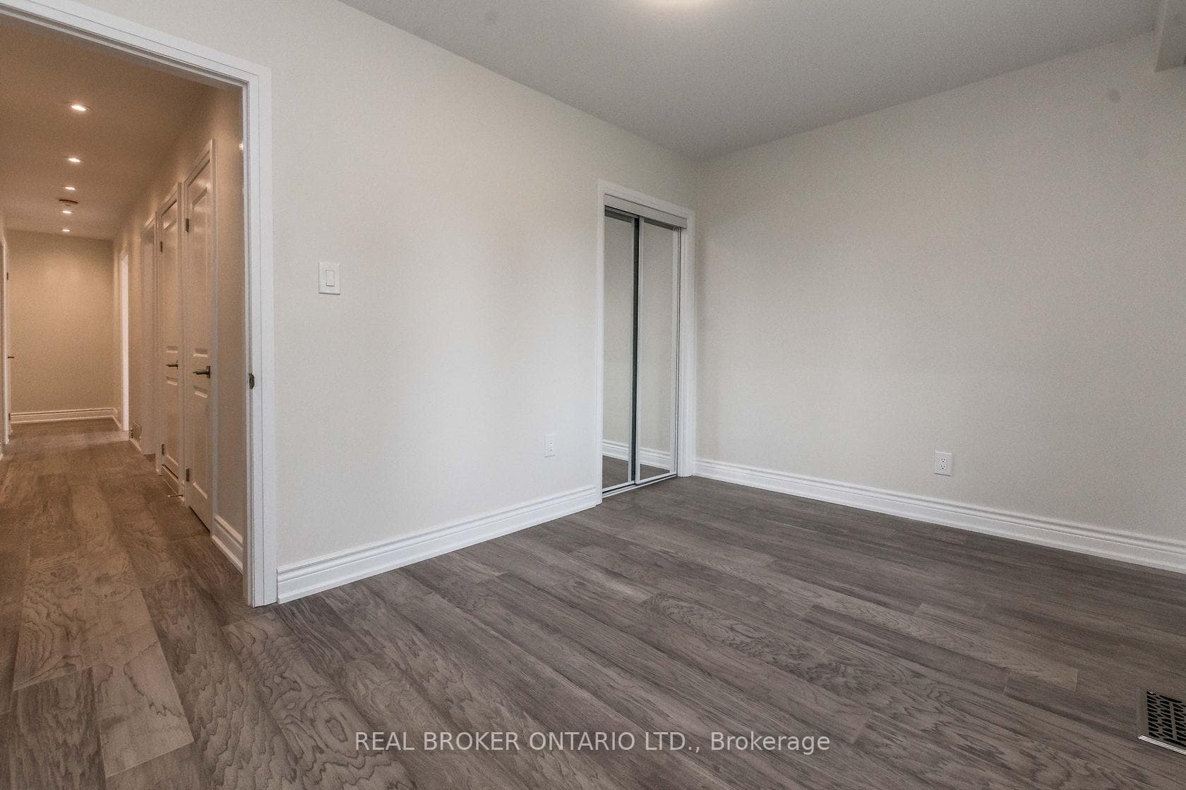 1821 Truscott Drive Unit UPPER photo 9