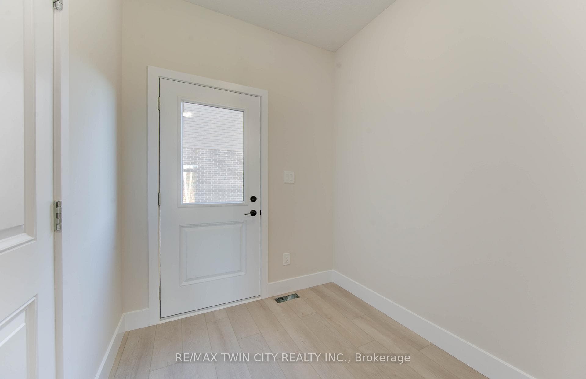 171 Otterbein Road photo 15