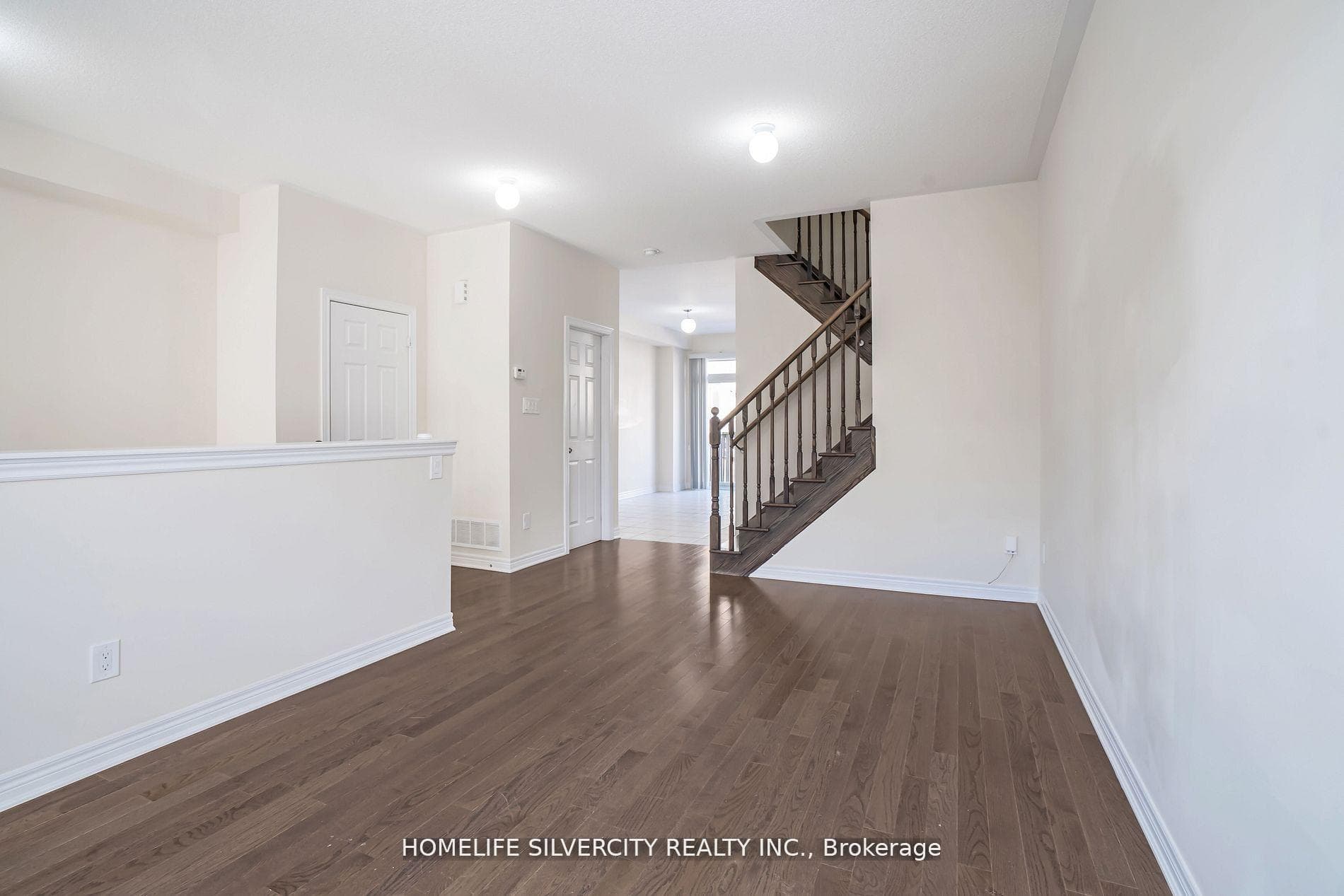 19 Rockman Crescent photo 5