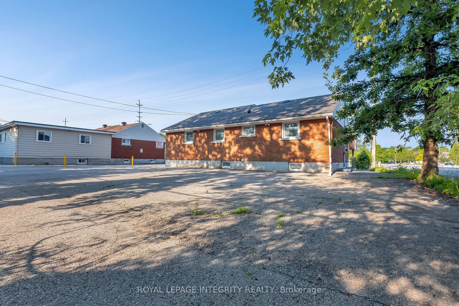 1443 Woodroffe Avenue photo 10