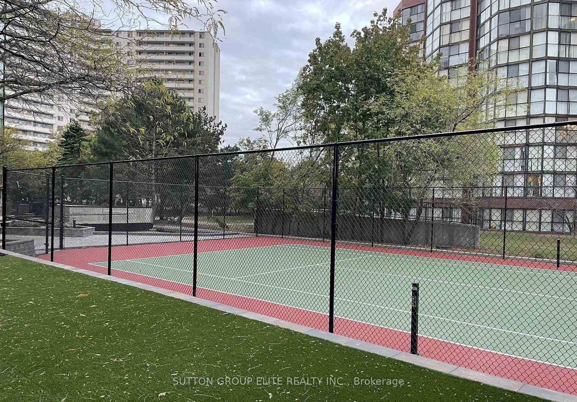 2091 Hurontario Street Unit 307 photo 39