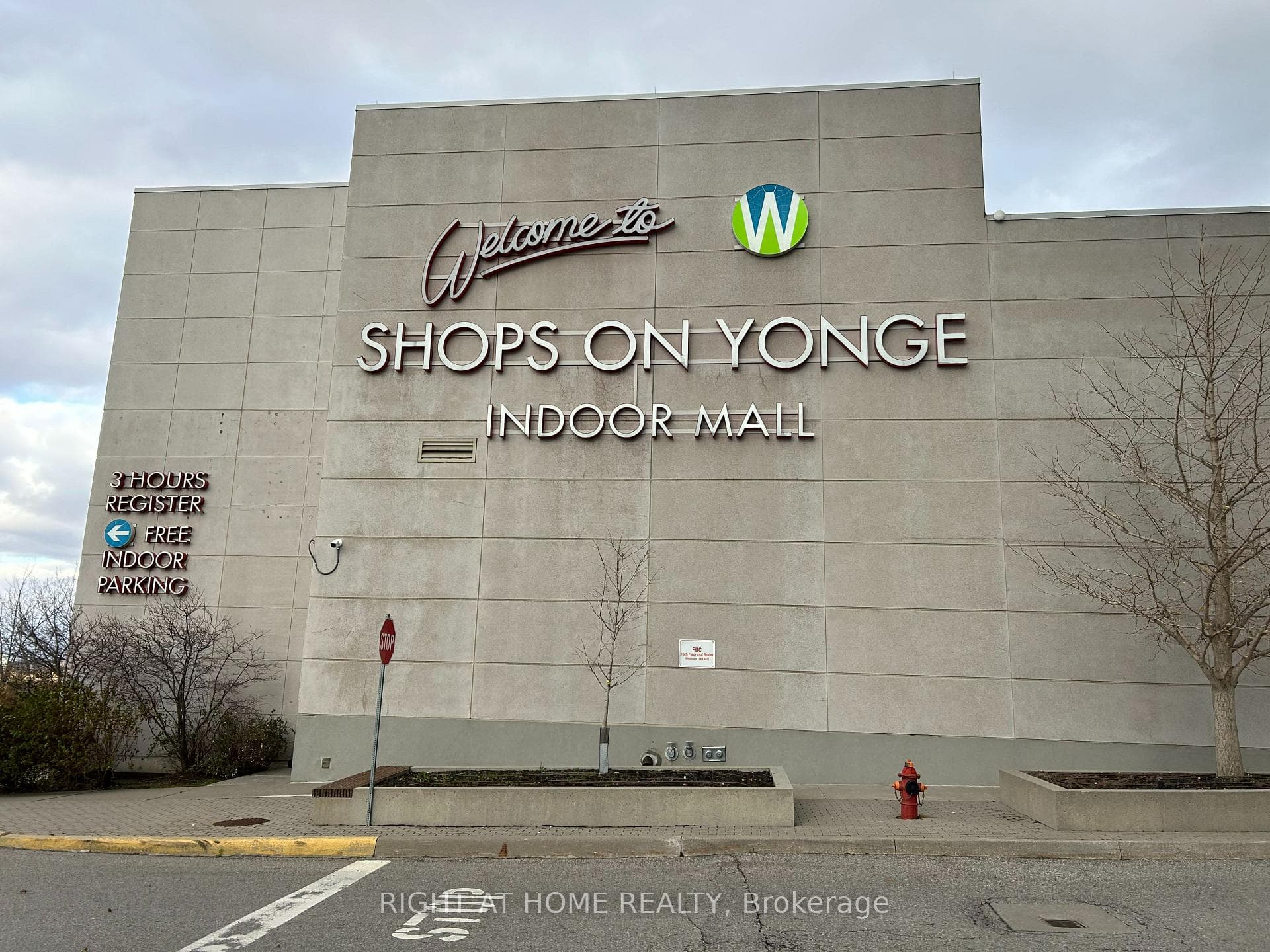 7171 Yonge Street Unit 1003 photo 3