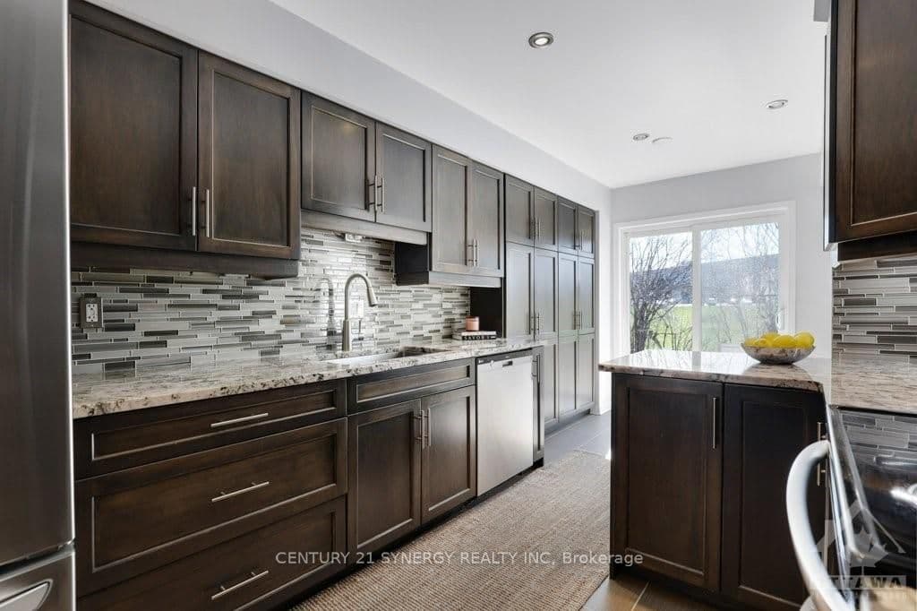 560 ABERFOYLE Circle photo 7
