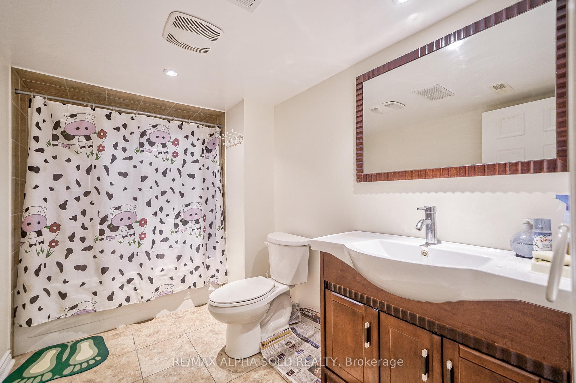 95 Roxanne Crescent photo 37