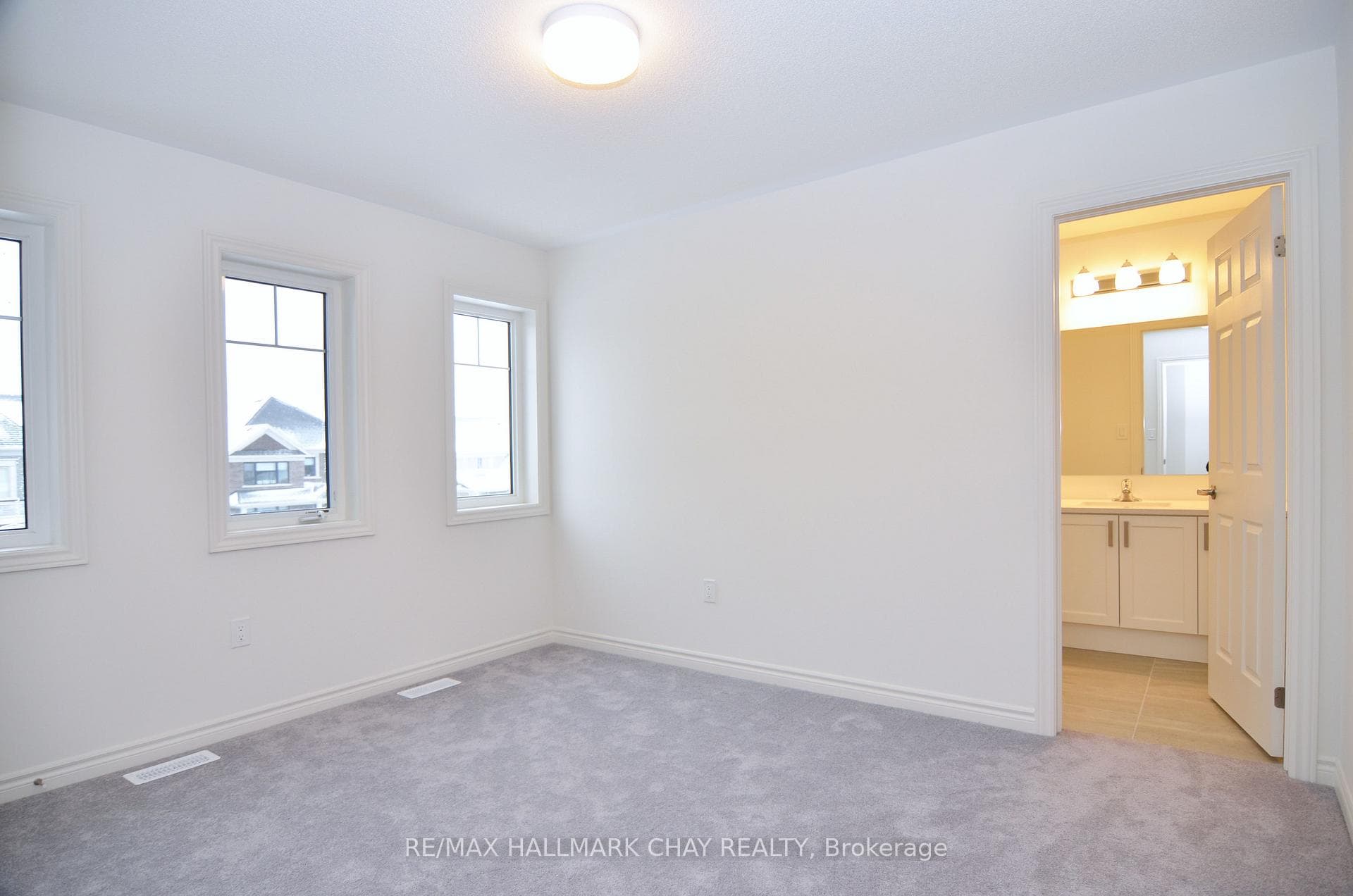18 Hummingbird Grove photo 18