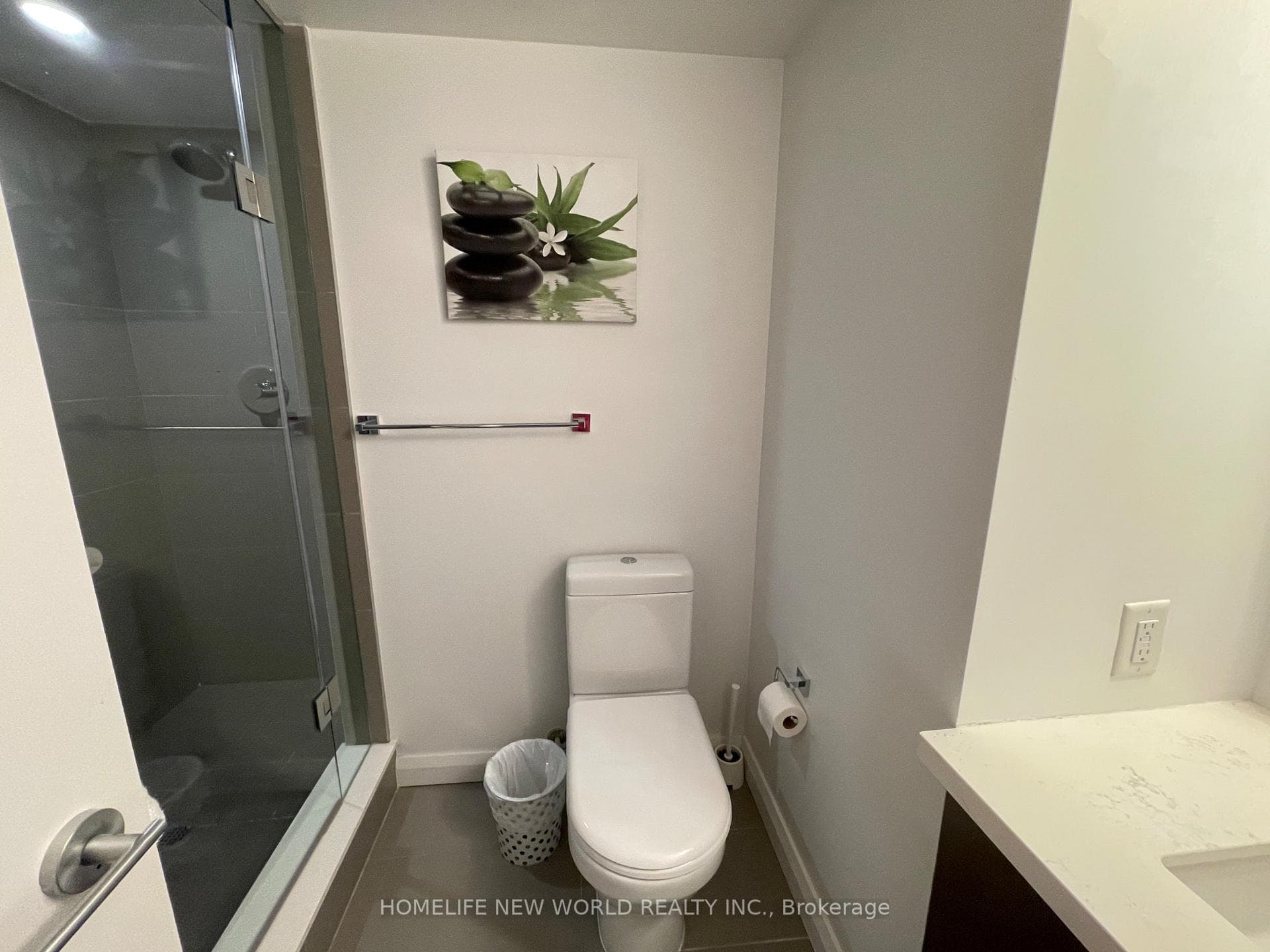 155 Yorkville Avenue Unit 1703 photo 12