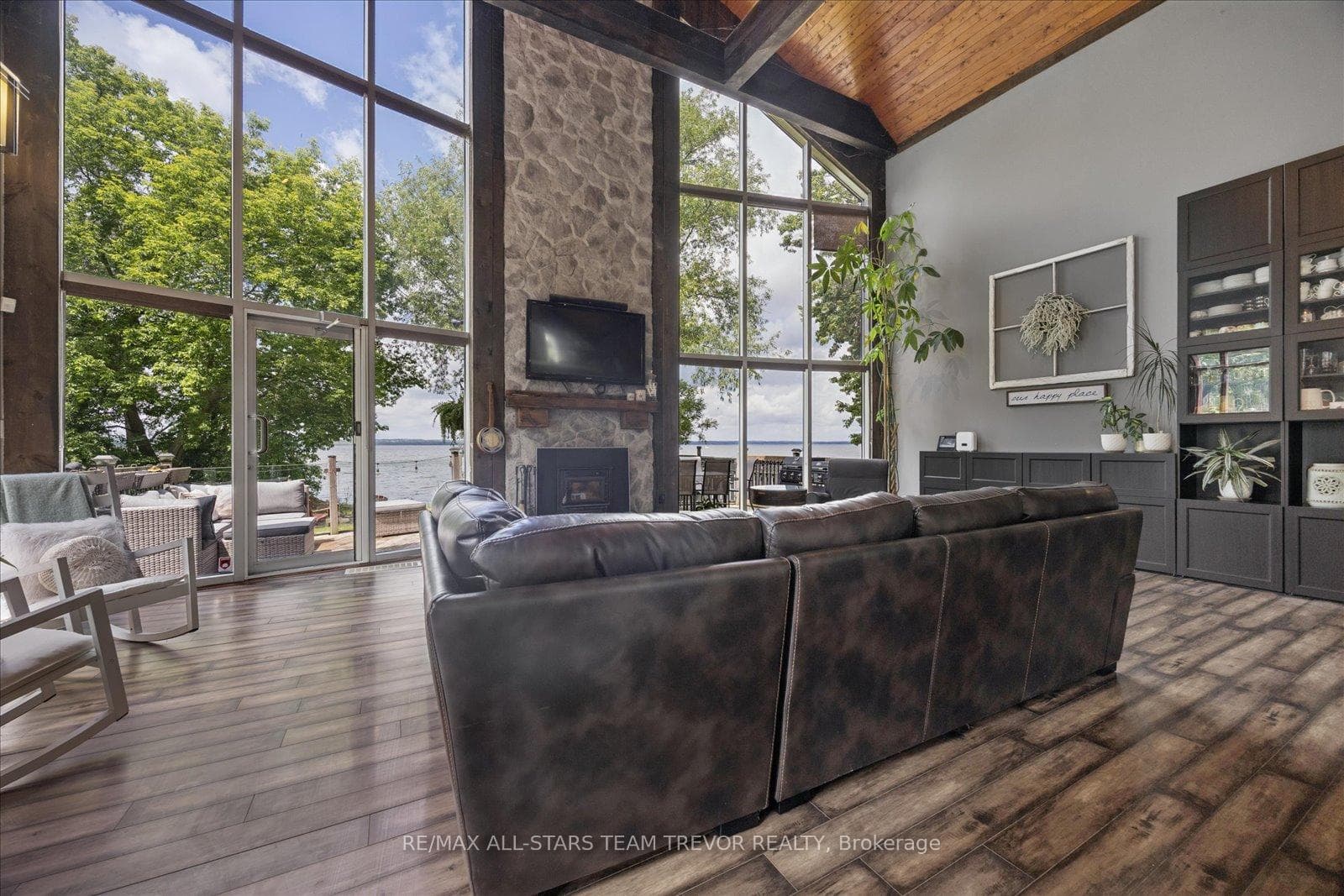 314 Glenwoods Avenue photo 3