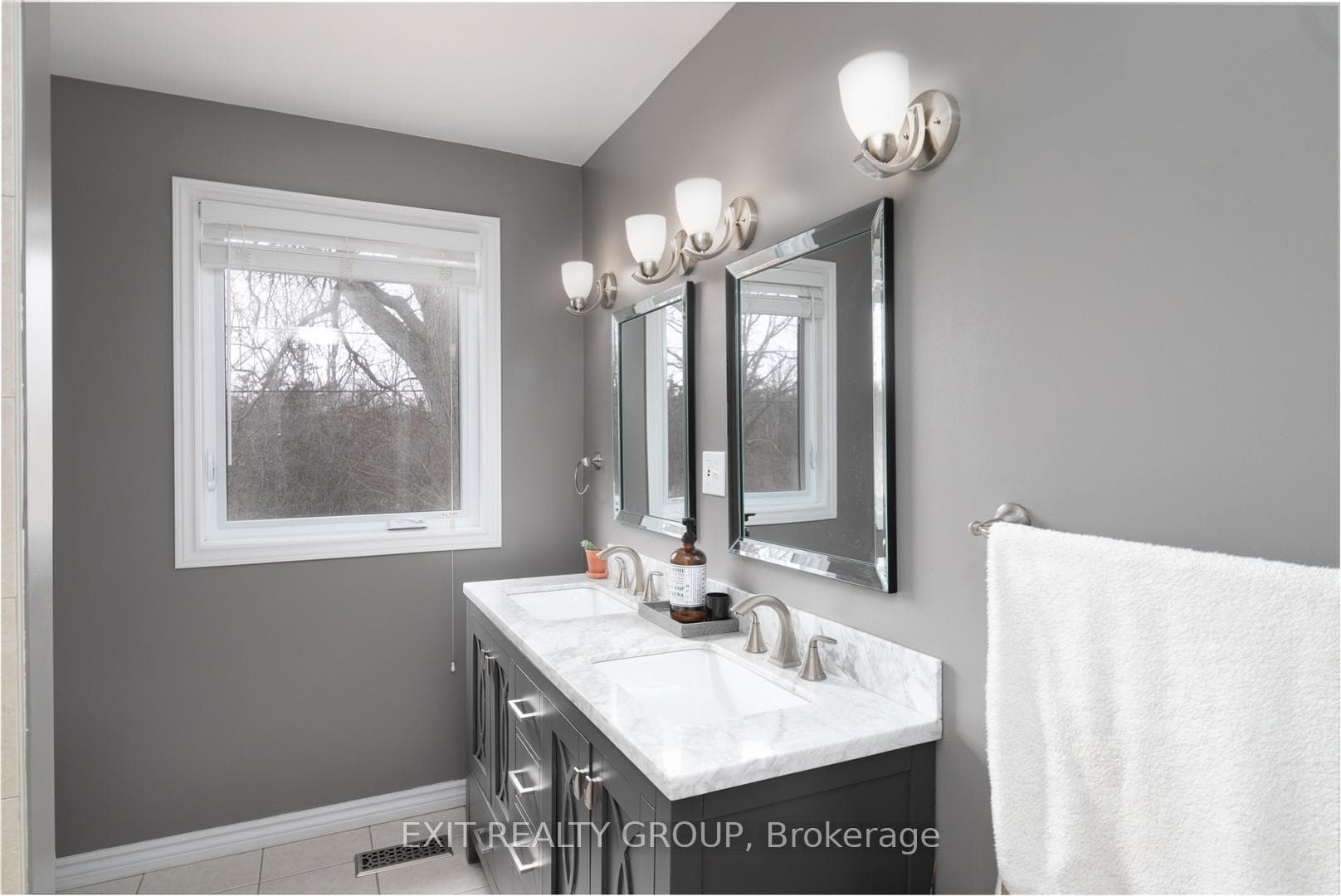 50 Sidney Crescent photo 19