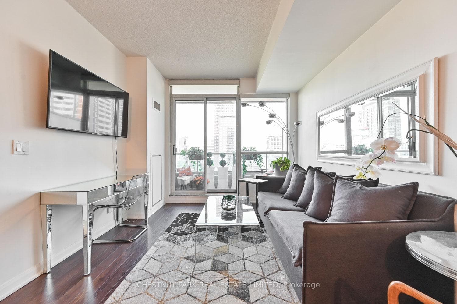500 Sherbourne Street Unit 1411 photo 8
