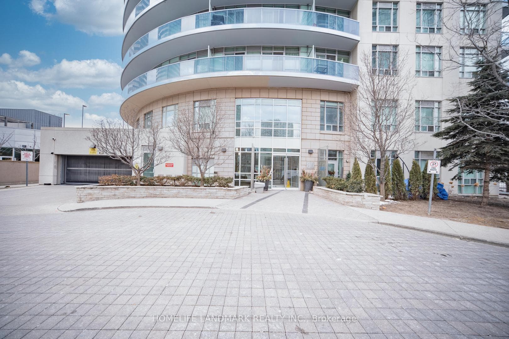 80 Absolute Avenue Unit 1001 photo 2