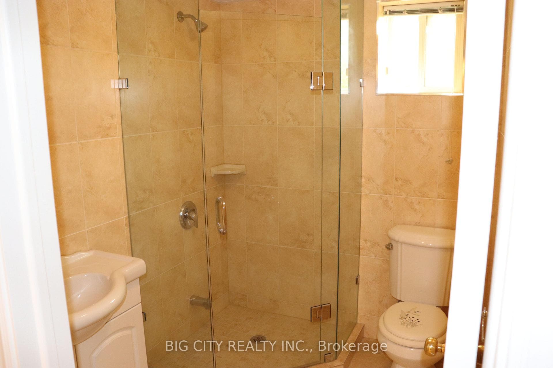 30 Lozoway Drive Unit Lower photo 10