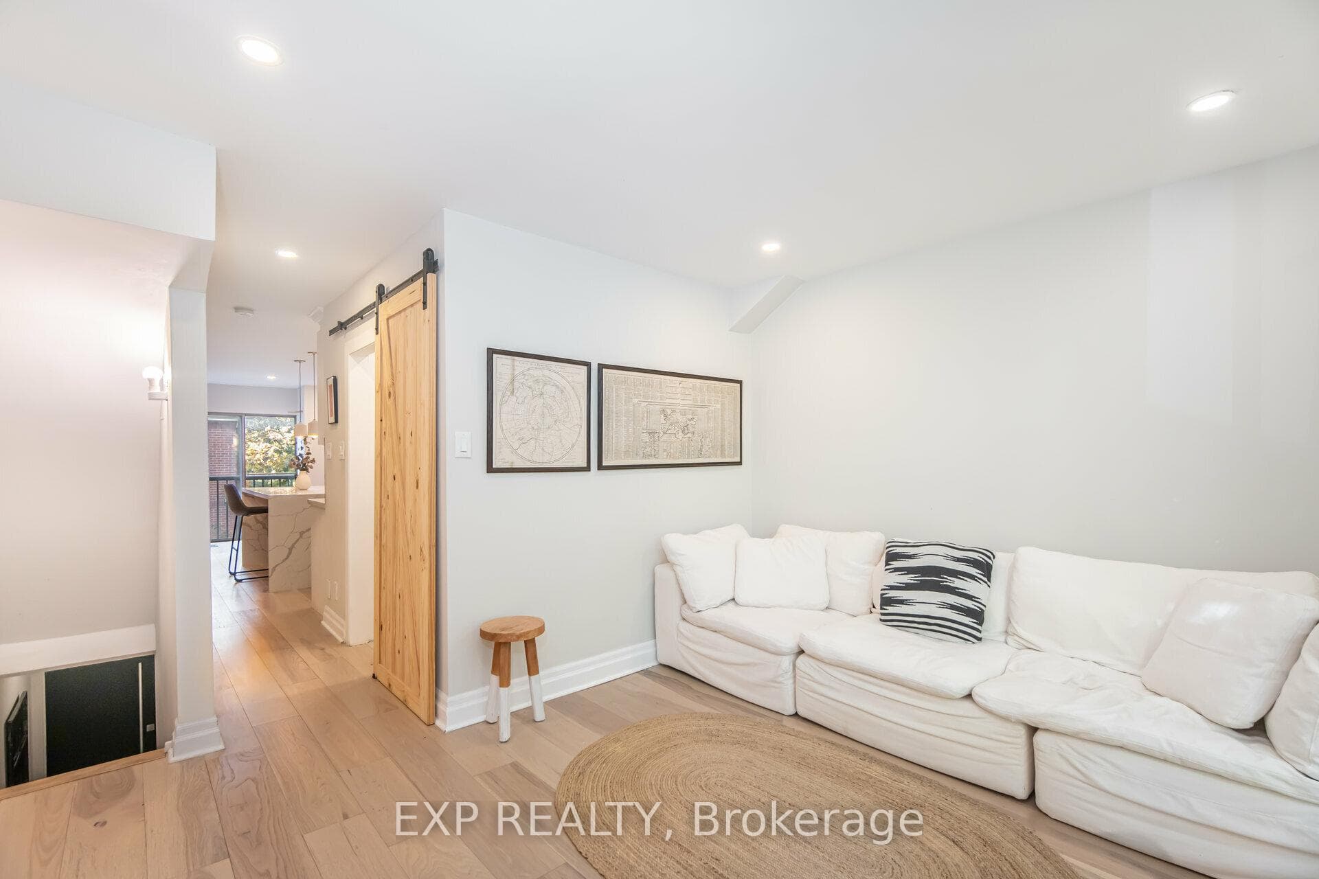 New White Oak Hardwood Throughout