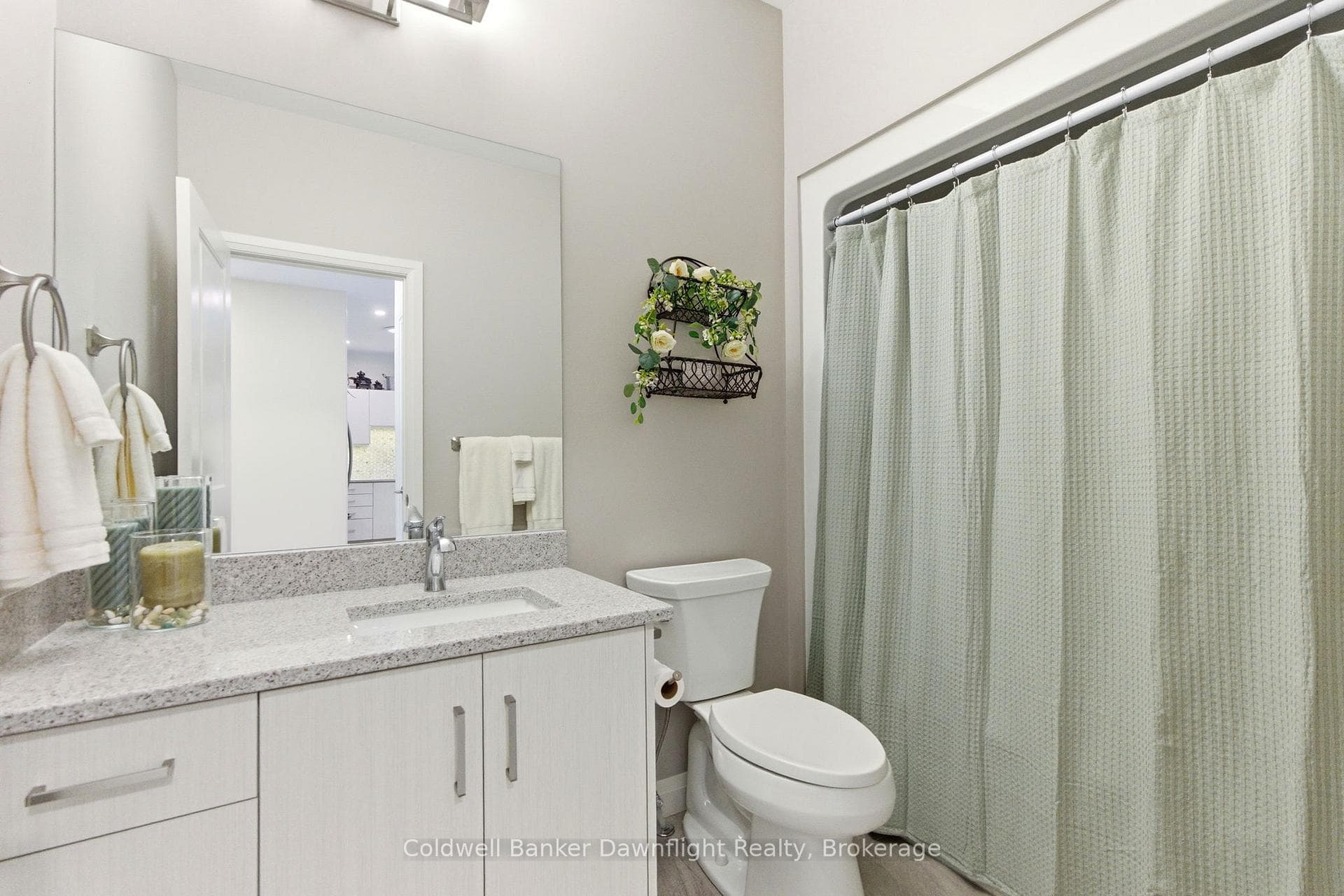 84 Rowe Avenue photo 25