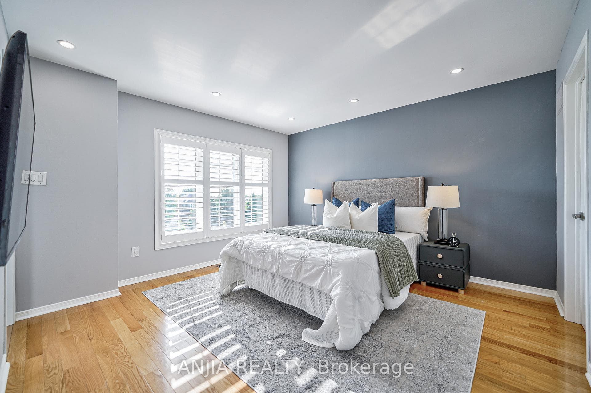 60 Thoroughbred Way photo 27