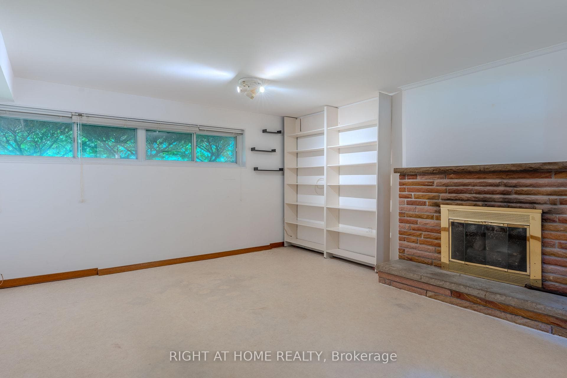 426 Seaton Drive photo 9