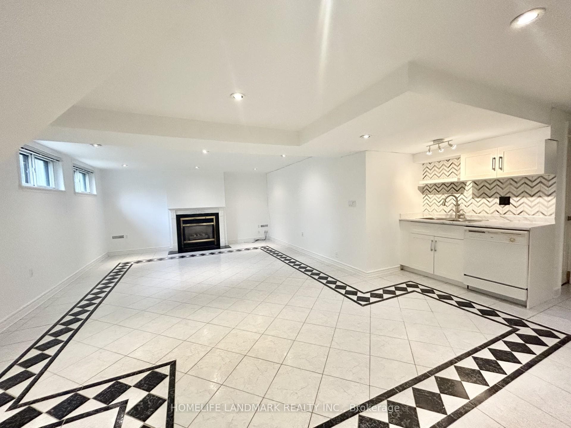 323 Elmwood Avenue photo 19
