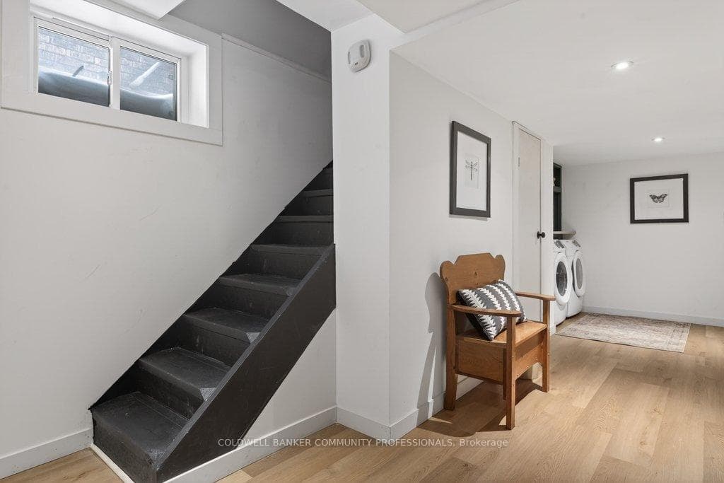 494 Upper Wentworth Street photo 37