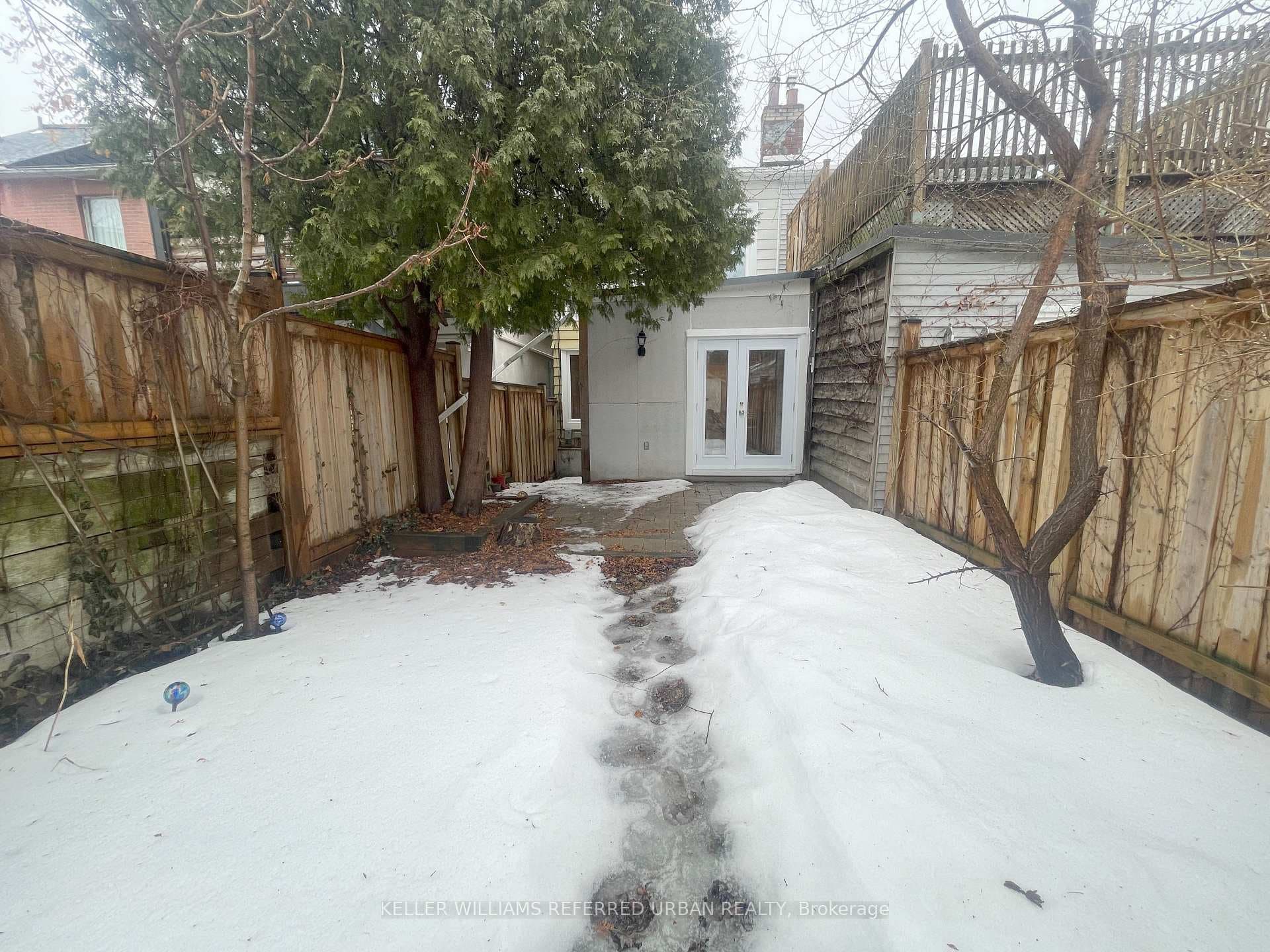 582 Logan Avenue photo 34