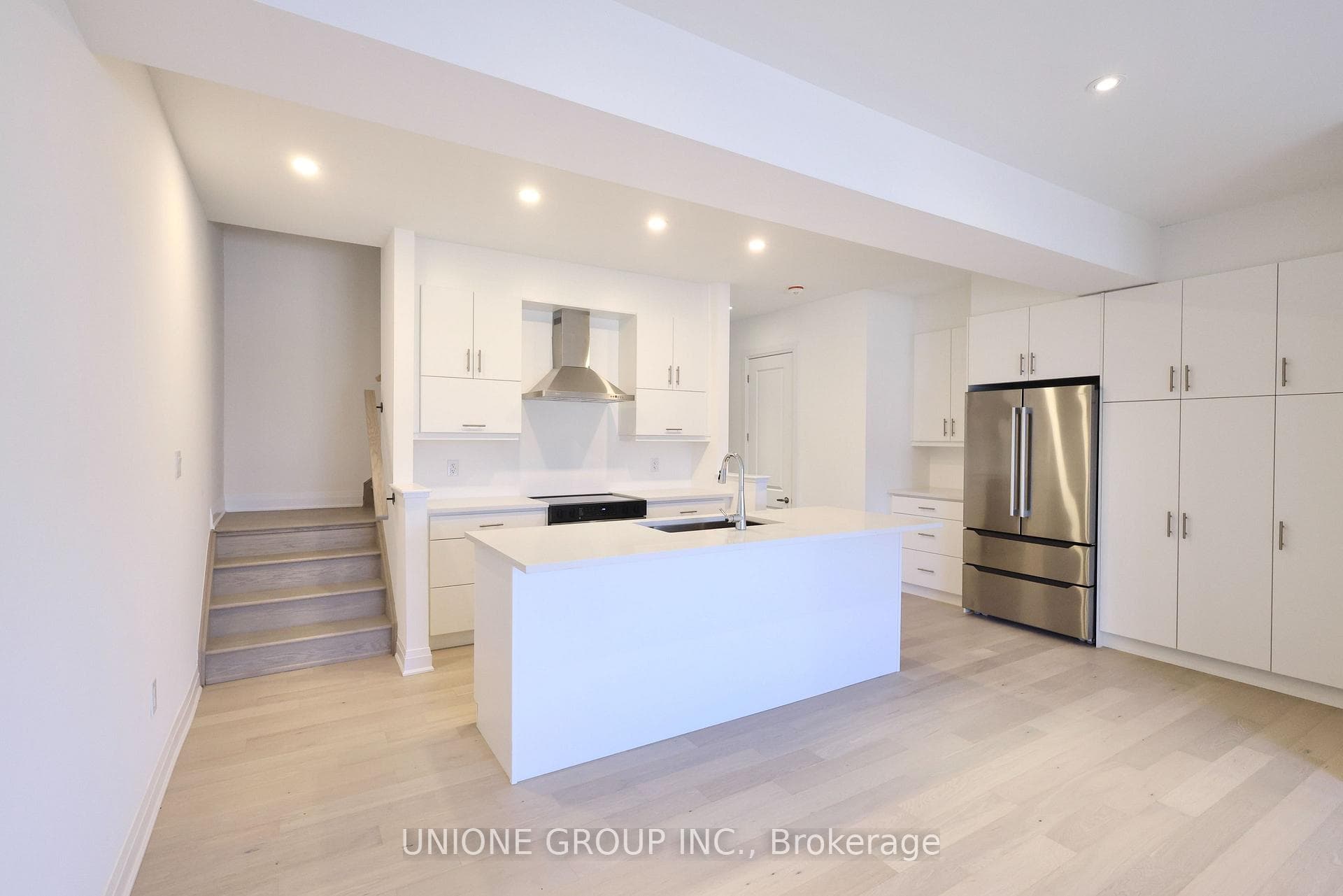 12 JACK BOWERBANK Boulevard photo 6