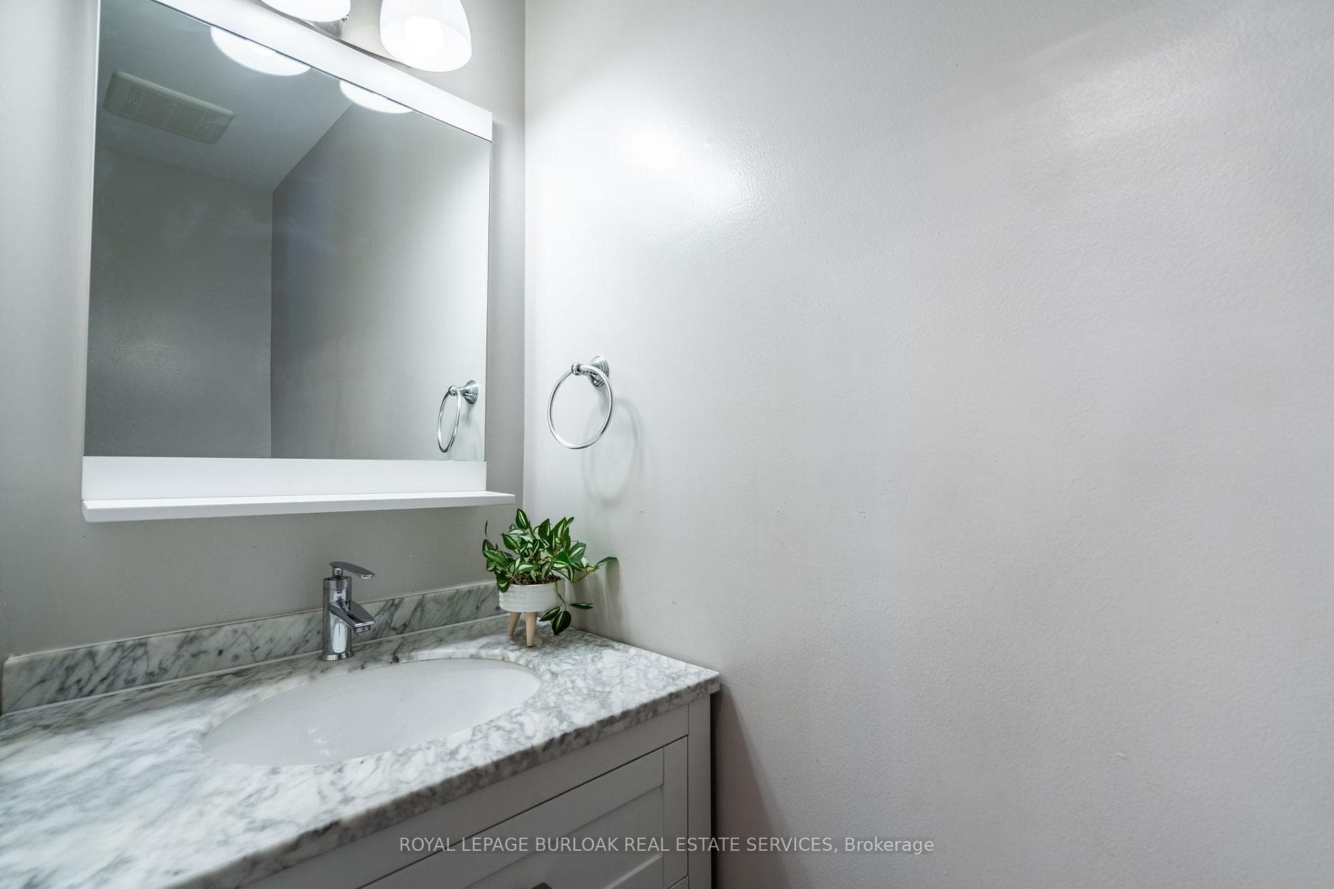Powder room