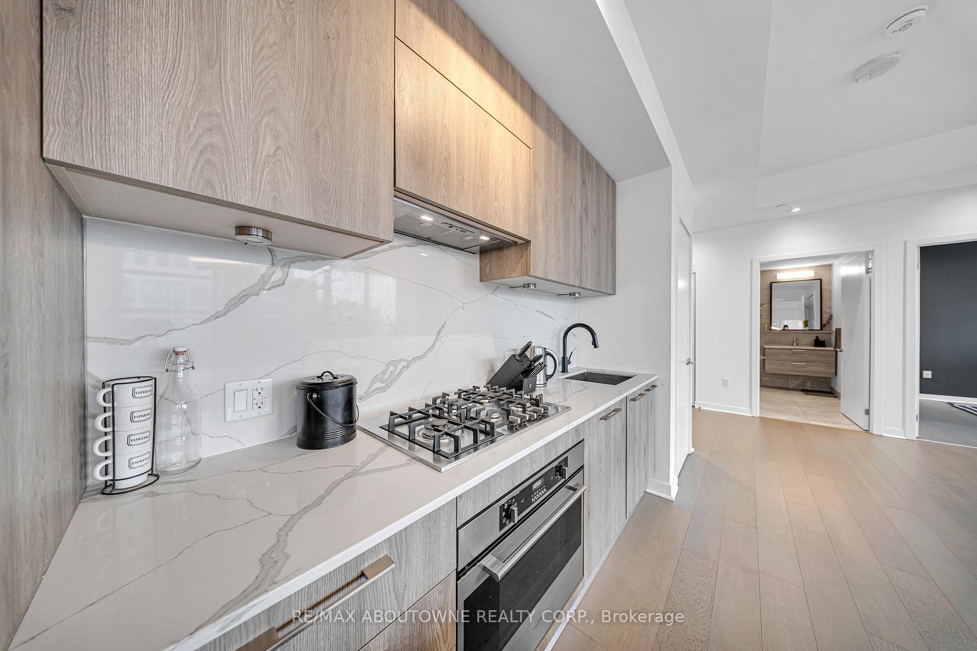 501 Adelaide Street Unit 1404 photo 13