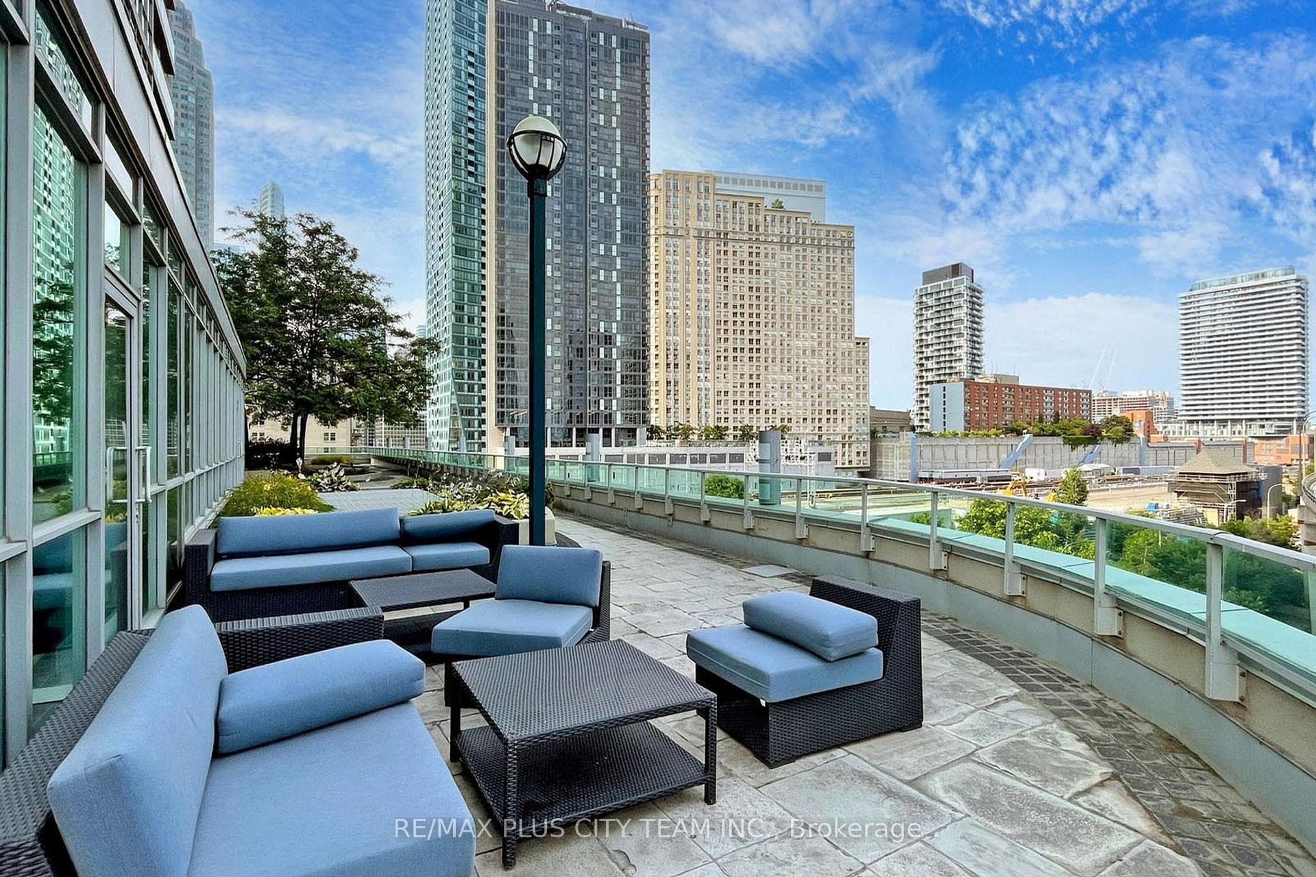 18 Yonge Street Unit 2814 photo 18