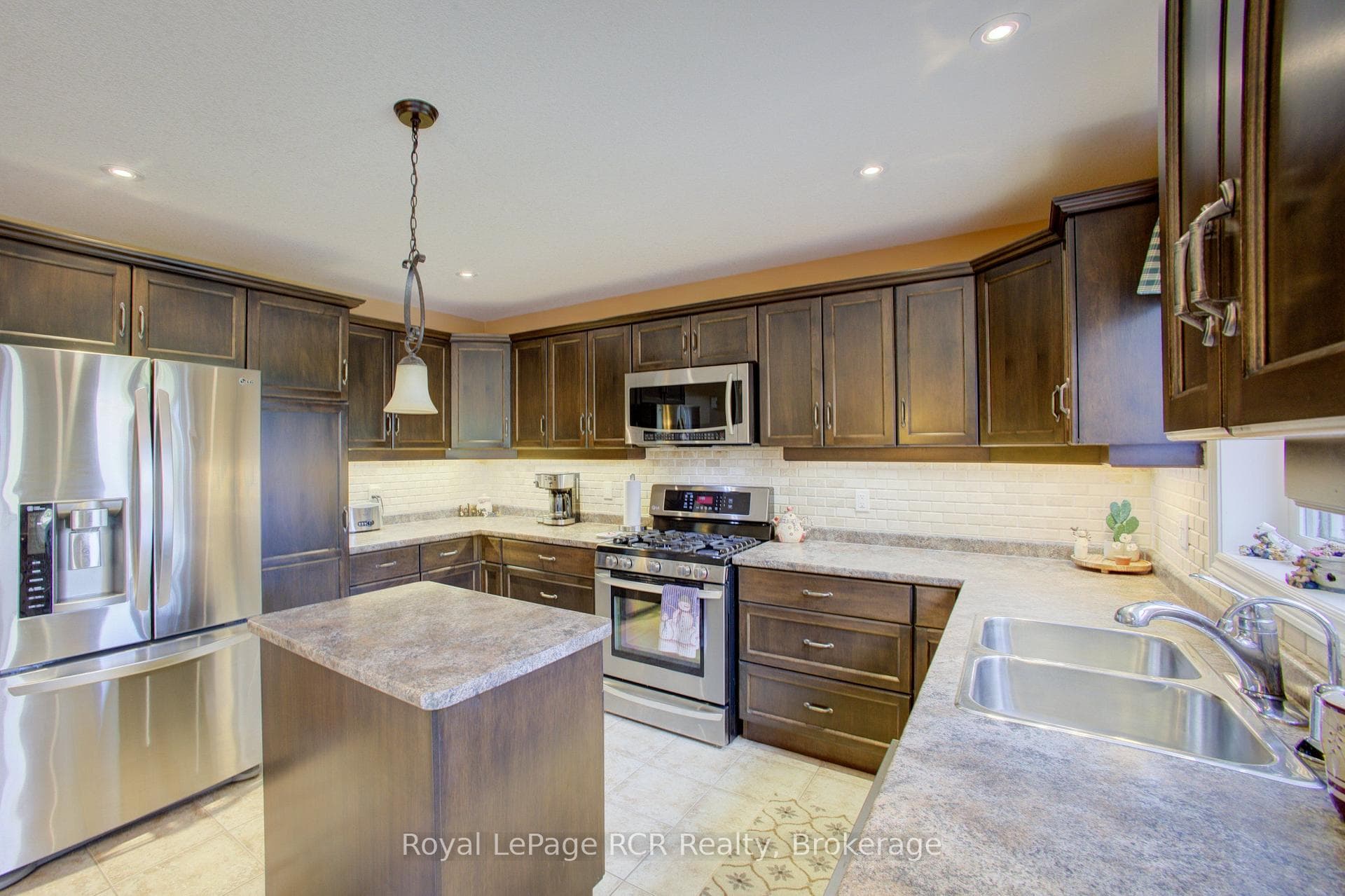 237 Carrol Street photo 4