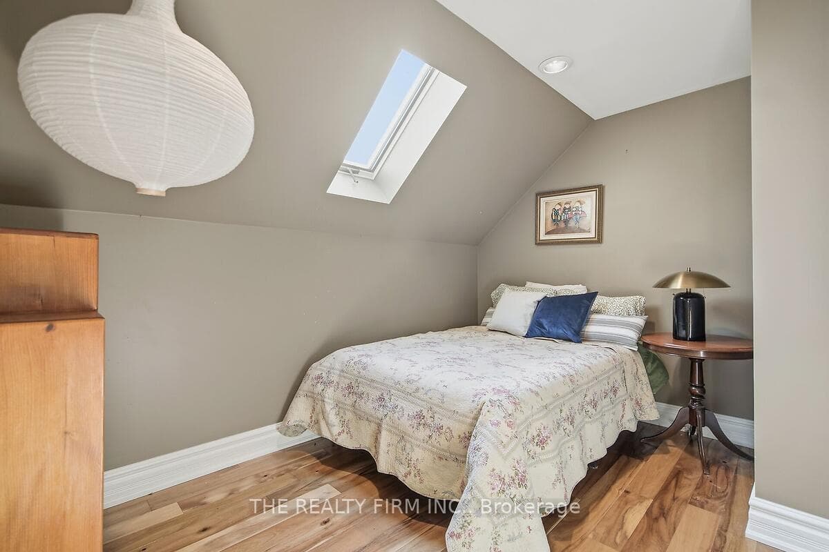 422 Greenfield Street photo 26