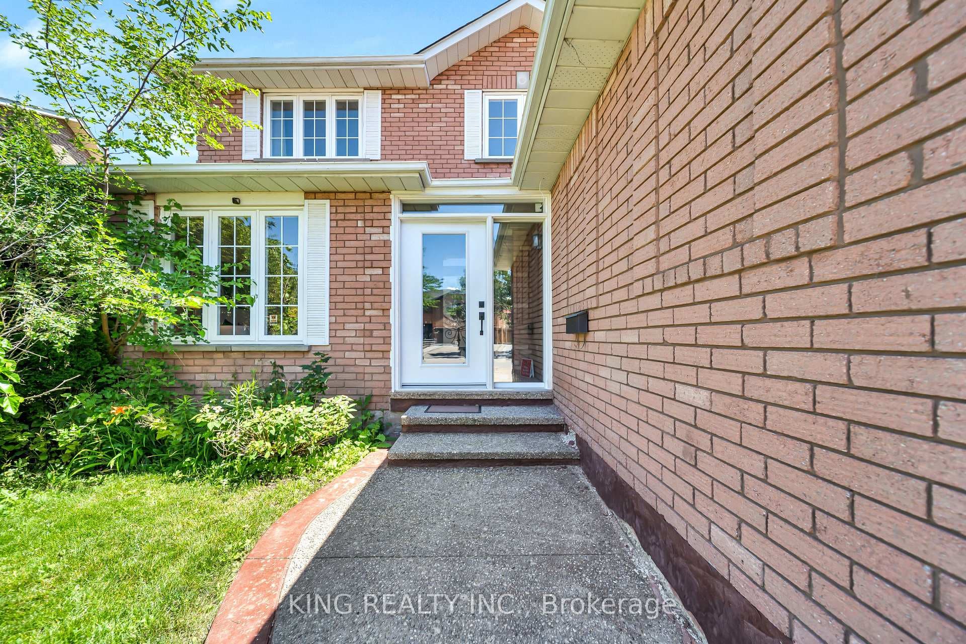 2606 Ambercroft Trail photo 8