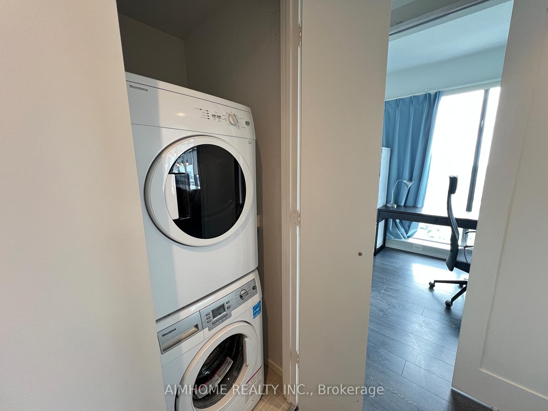 5 St Joseph Street Unit 4202 photo 18