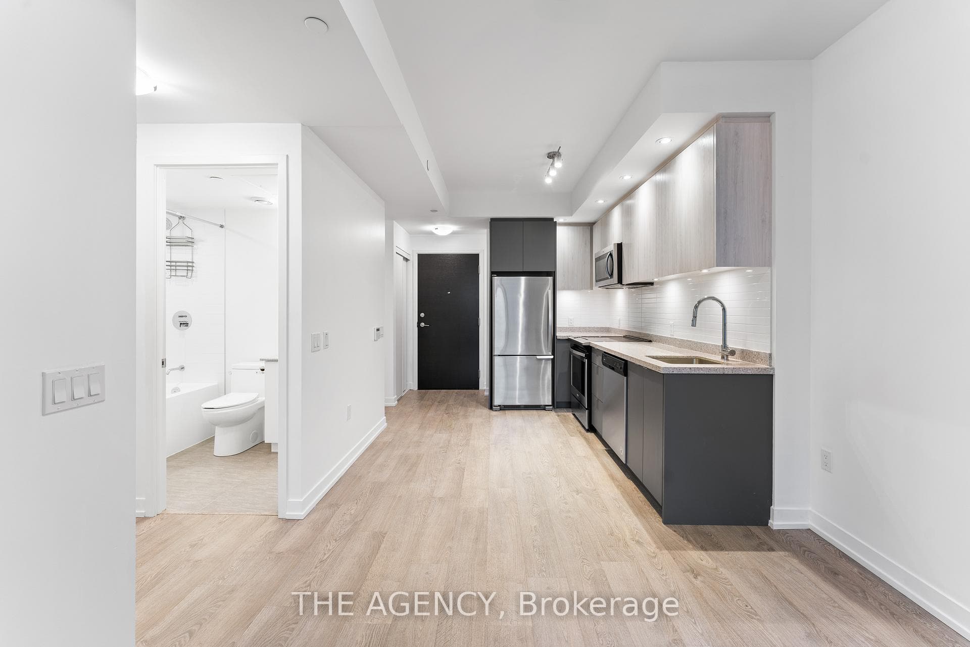 8868 Yonge Street Unit 307E photo 3