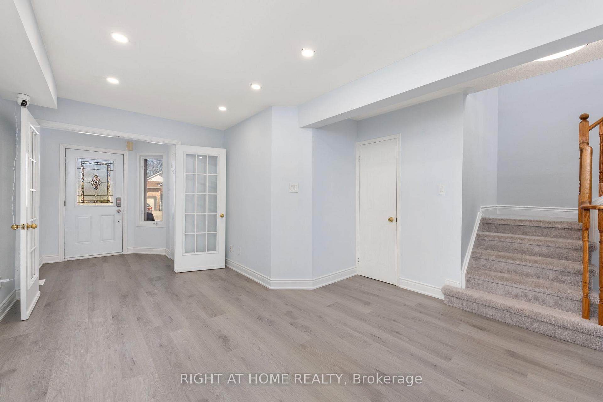 2350 GRAND RAVINE Drive Unit 100 photo 6