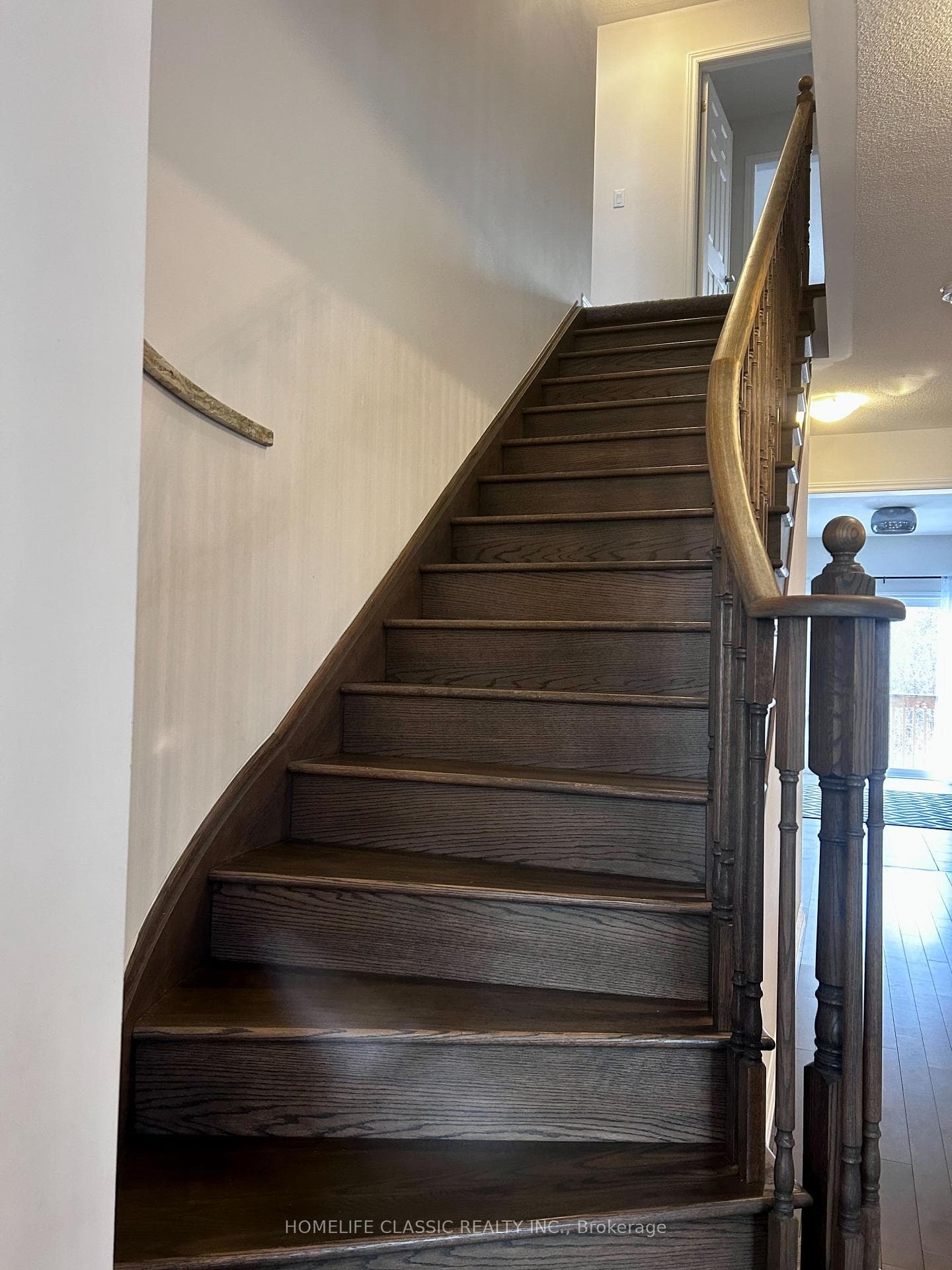 91 Crombie Street photo 4