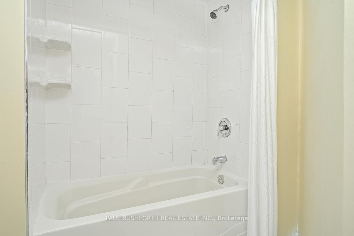 Unit A- 4 Piece Bathroom