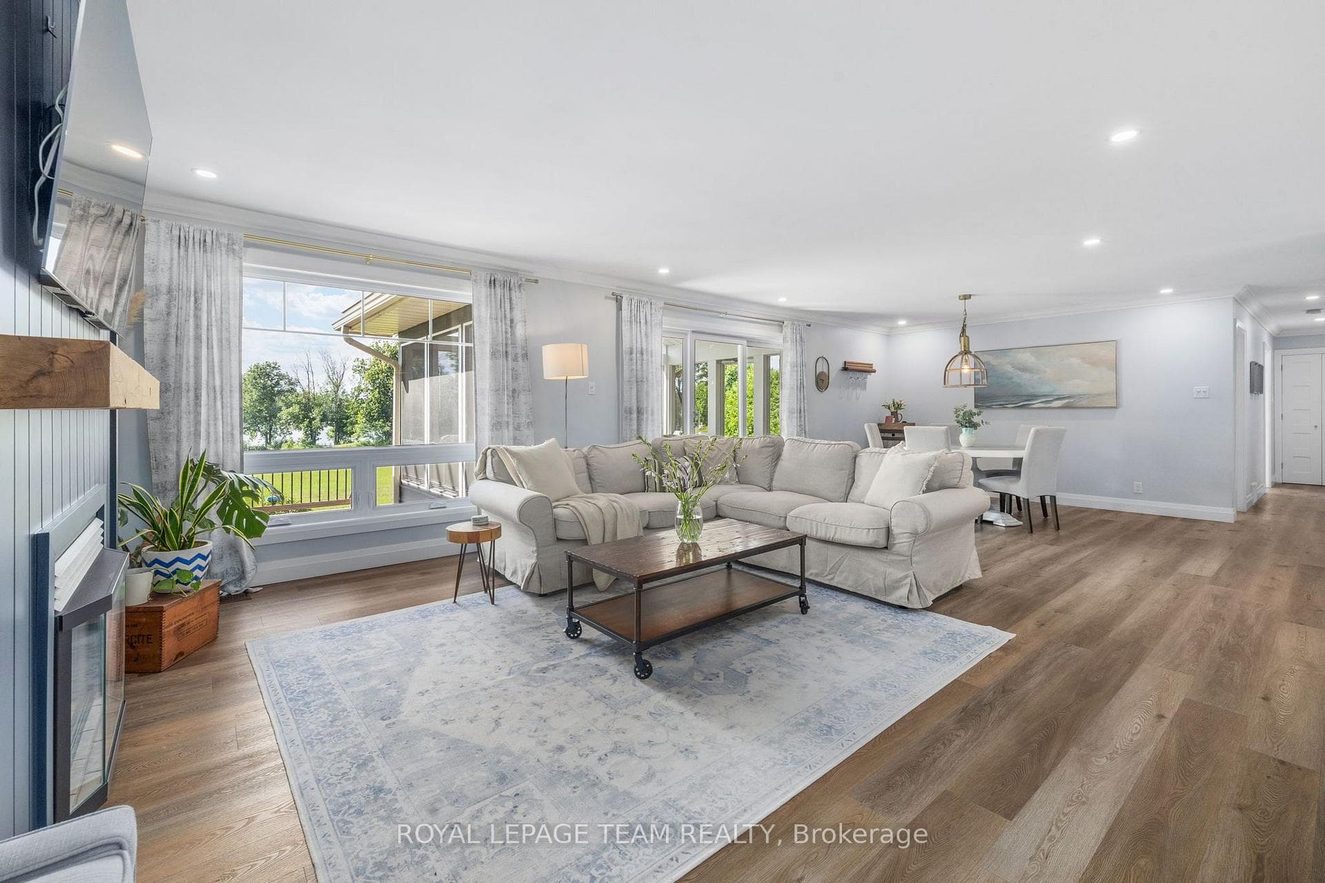 1683 River Road photo 9