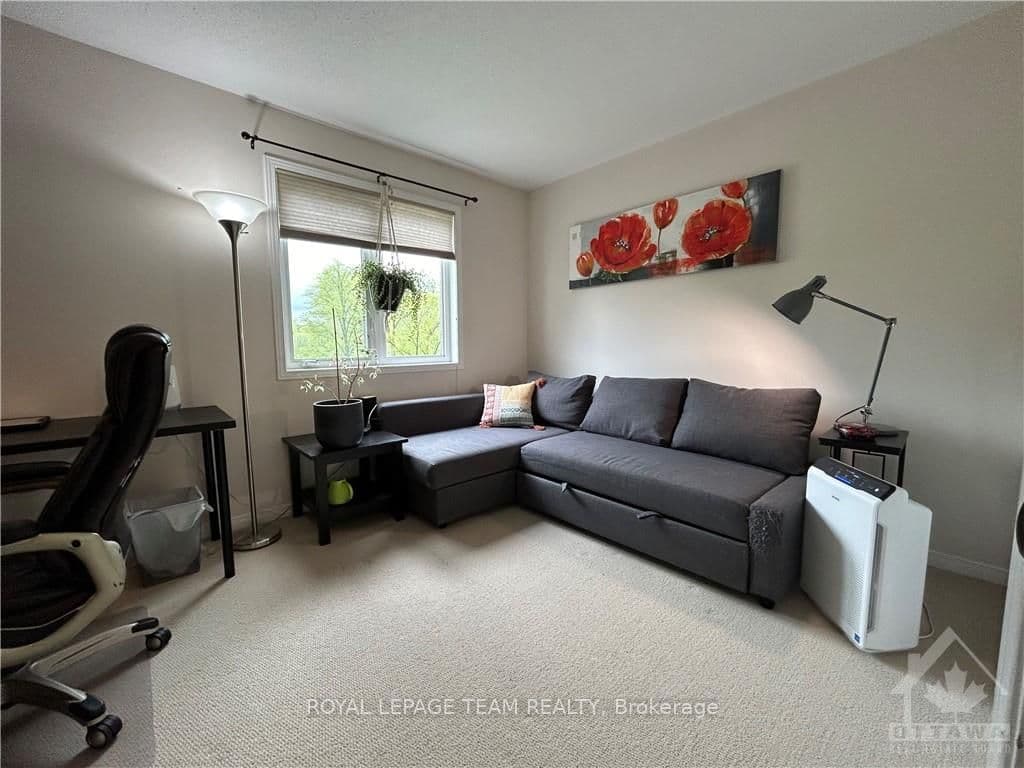 298 LONDON Terrace photo 8