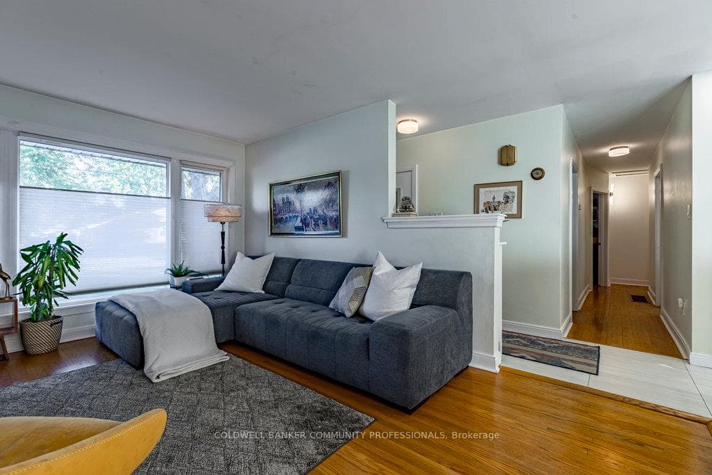 104 West 33rd Street photo 5